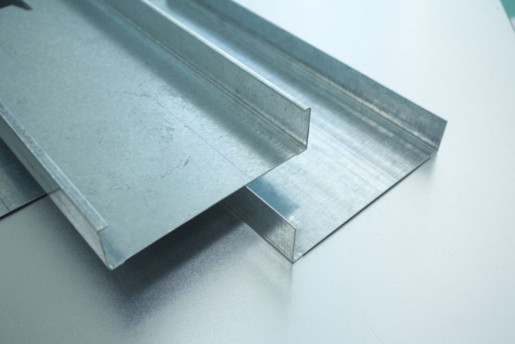 Heavy Duty Stud, Track