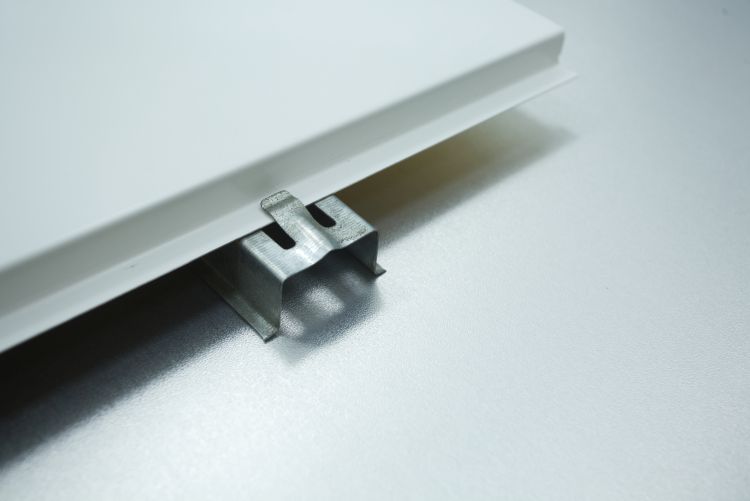 Strip Ceiling | 3Y8A5894